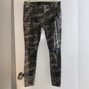 Camo ripped jeans